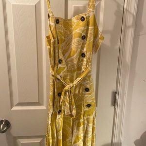 Enterizo amarillo, marca Basement, talla M, veraniego